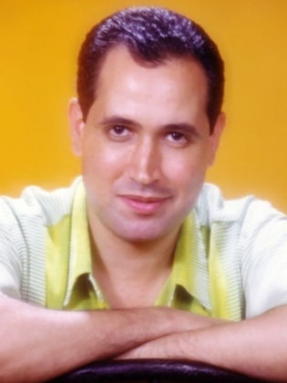 أيمن حمودة