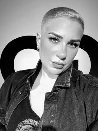 سونيا فتح الباب