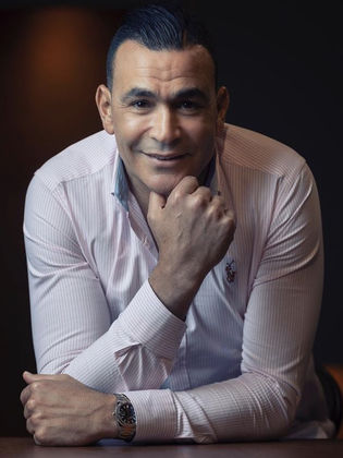 عصام الحضري