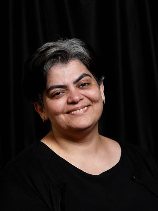 نيفين الزهيري