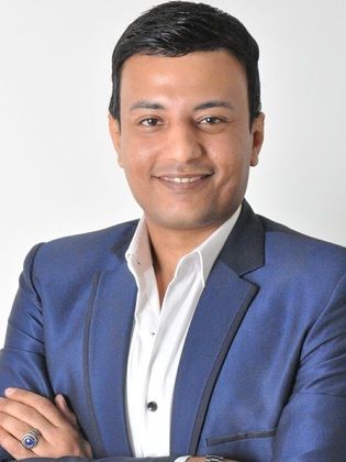 عمر مصطفى متولي