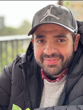 احمد يحي ( تفاحة)