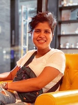 دنيا الفارس