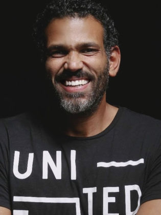 ميرا سورفينو