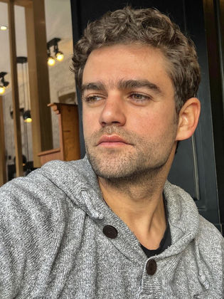 سامح مدحت / سامح الشريف